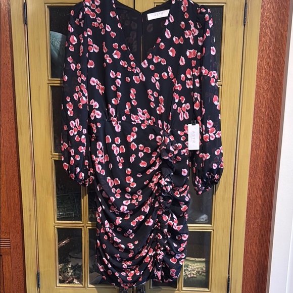 NWT Aster the label Black Floral Ruched Dress Size M - Picture 3 of 15